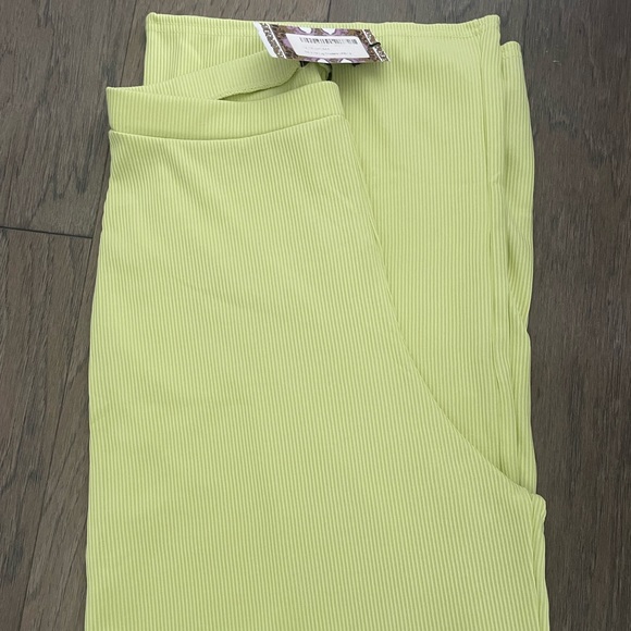 𝙱𝚘𝚘𝚑𝚘𝚘 | Ribbed Wide Leg Pants - Picture 3 of 4